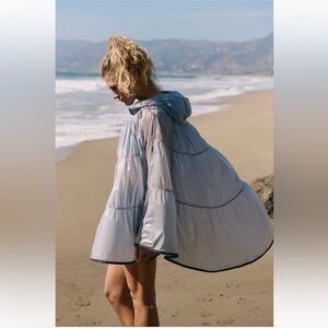 *NWT* FREE PEOPLE Rain Drop Packable Poncho in Titanium — XS — Waterproof